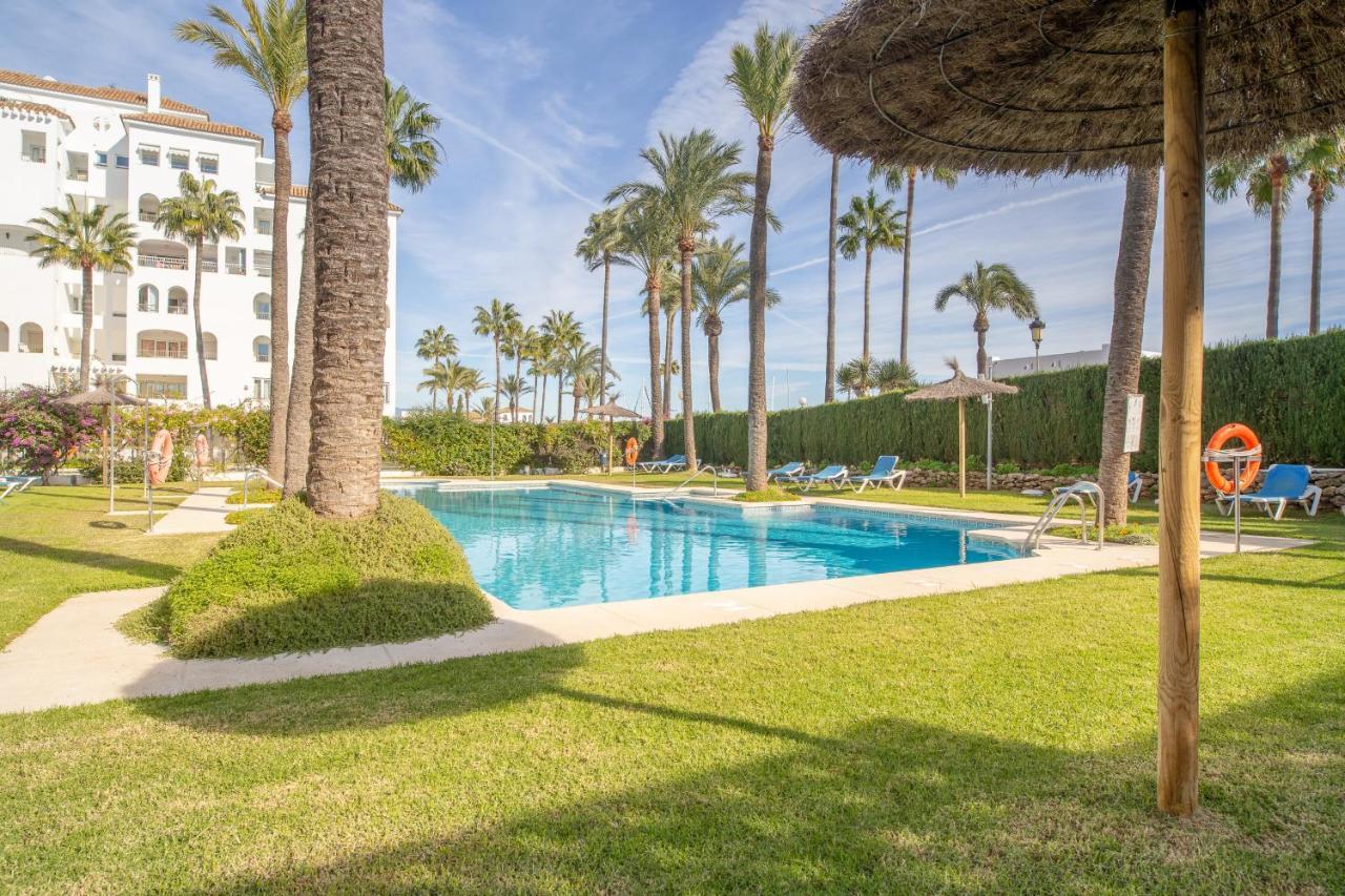 2261-Superb Apt On The Beach, On Duquesa Harbour Манилва Экстерьер фото