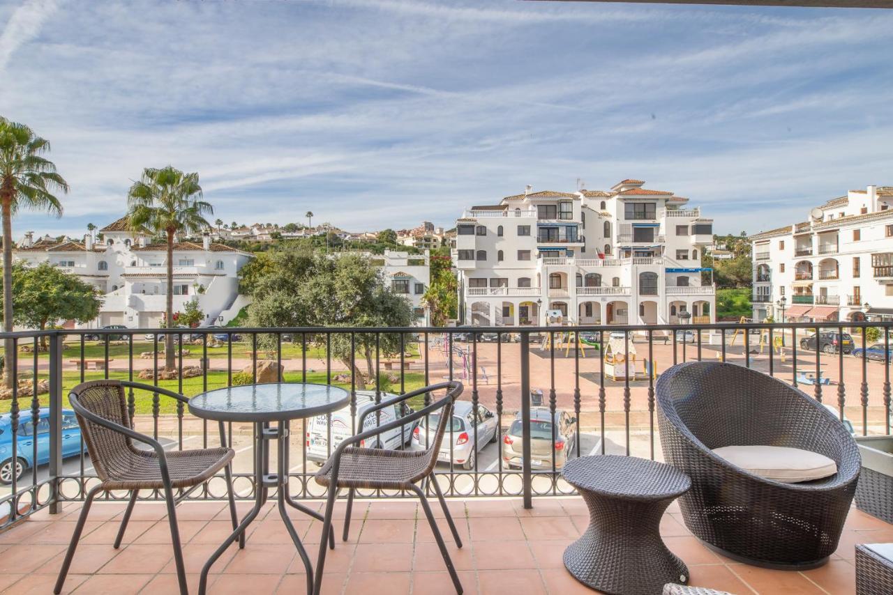 2261-Superb Apt On The Beach, On Duquesa Harbour Манилва Экстерьер фото
