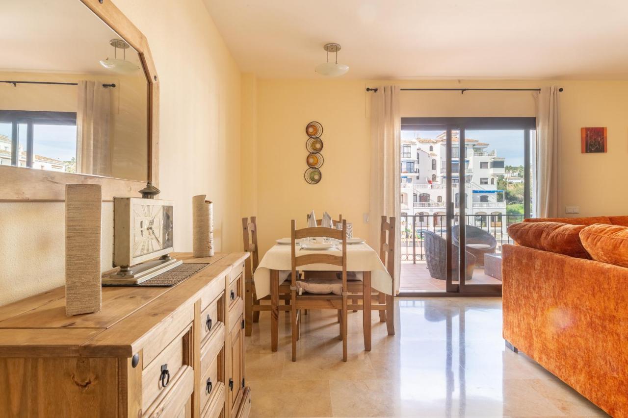 2261-Superb Apt On The Beach, On Duquesa Harbour Манилва Экстерьер фото