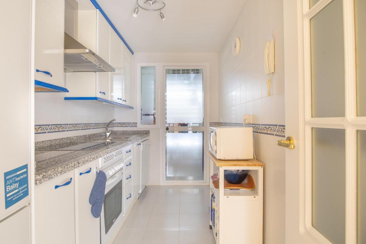 2261-Superb Apt On The Beach, On Duquesa Harbour Манилва Экстерьер фото